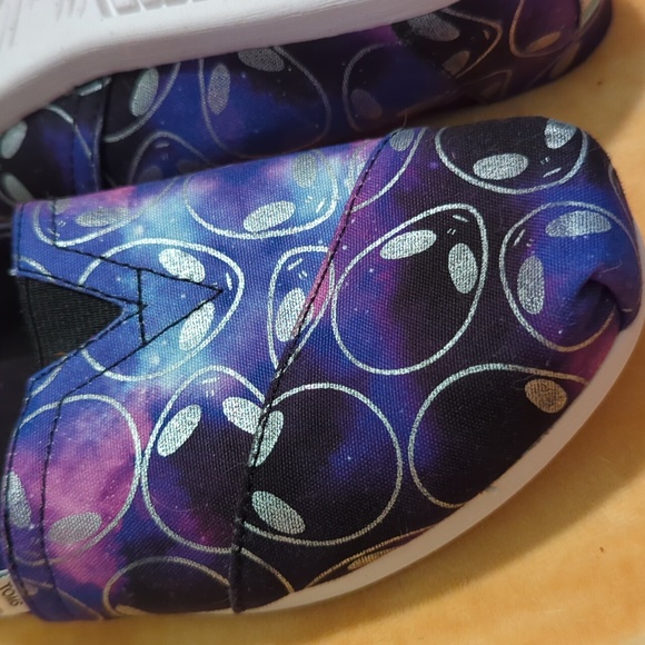 Toms - Picture 7 of 8